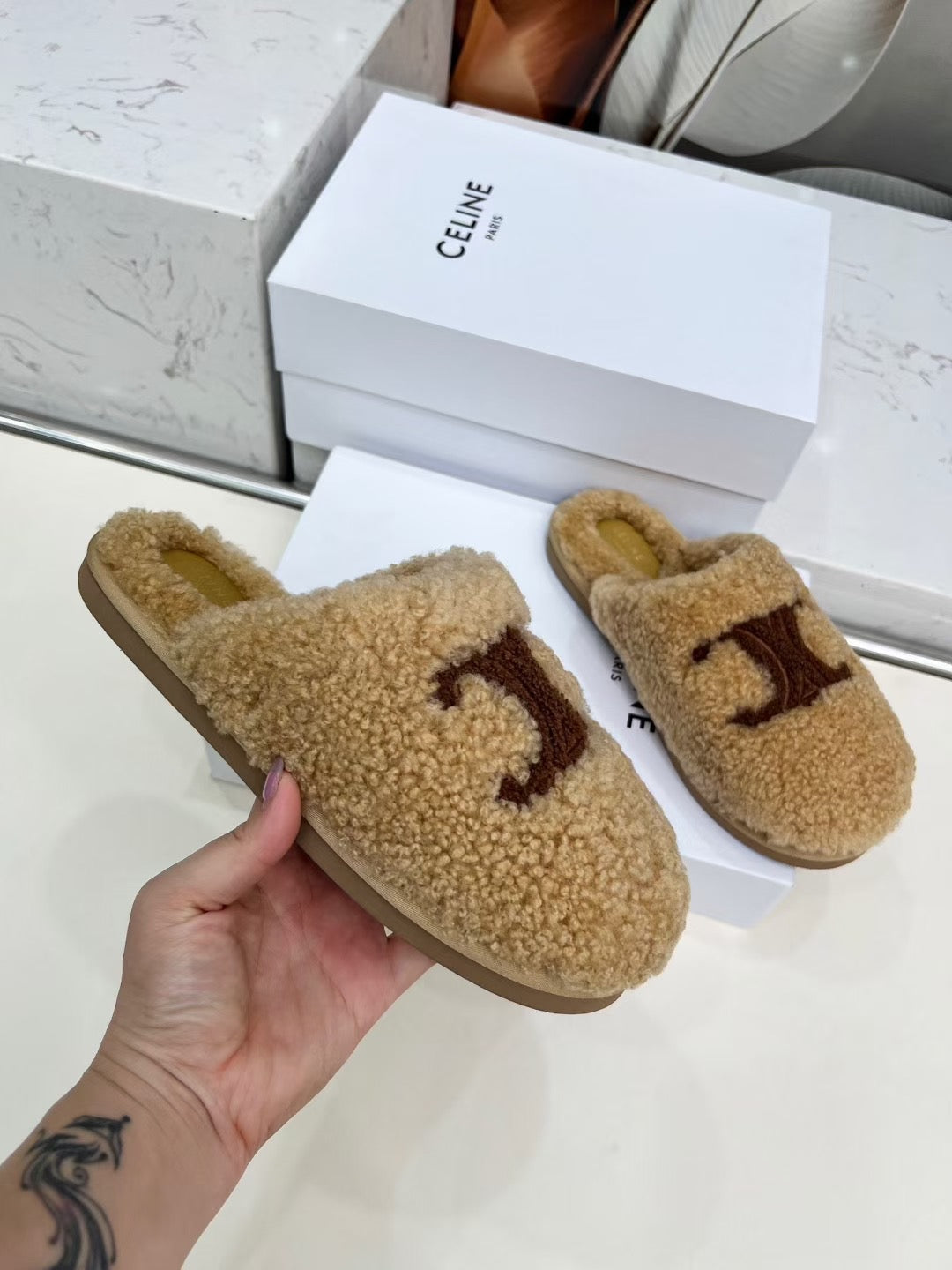 CELINE 25S GEORGIA SLIDE IN SHEARLING IN BROWN - 35