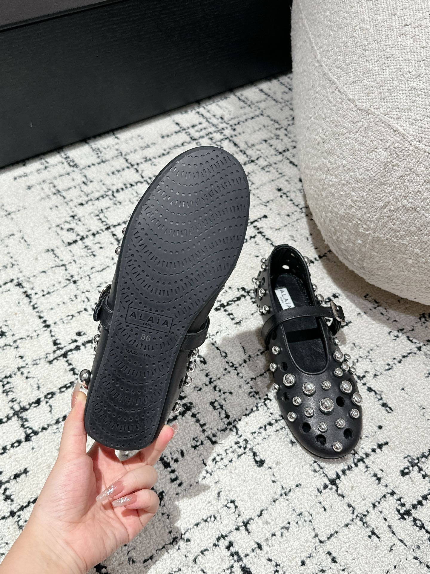 ALAIA PEARL MARY JANE SHOES IN BLACK LAMBSKIN - 35