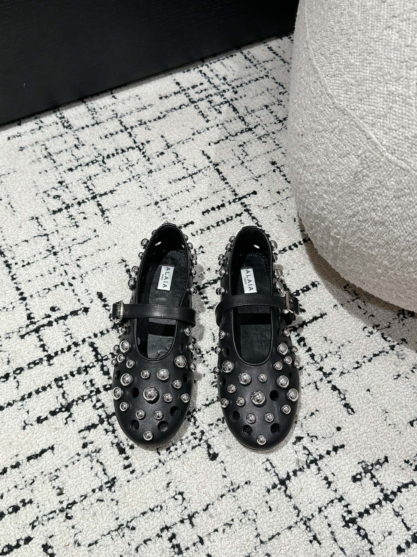 ALAIA PEARL MARY JANE SHOES IN BLACK LAMBSKIN - 35