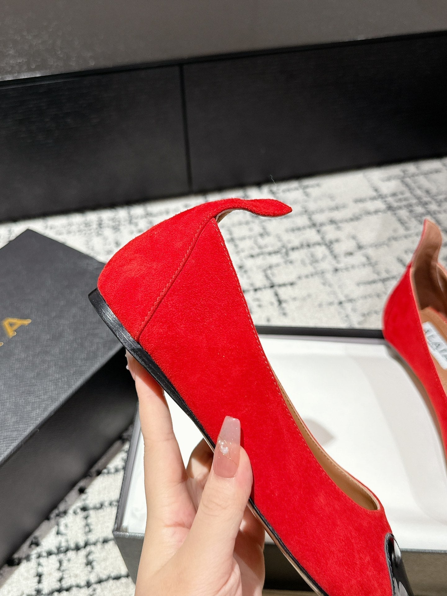 ALAIA PUMP 1 CM IN CHERRY RED SUEDE MIX BLACK CALFSKIN - 35