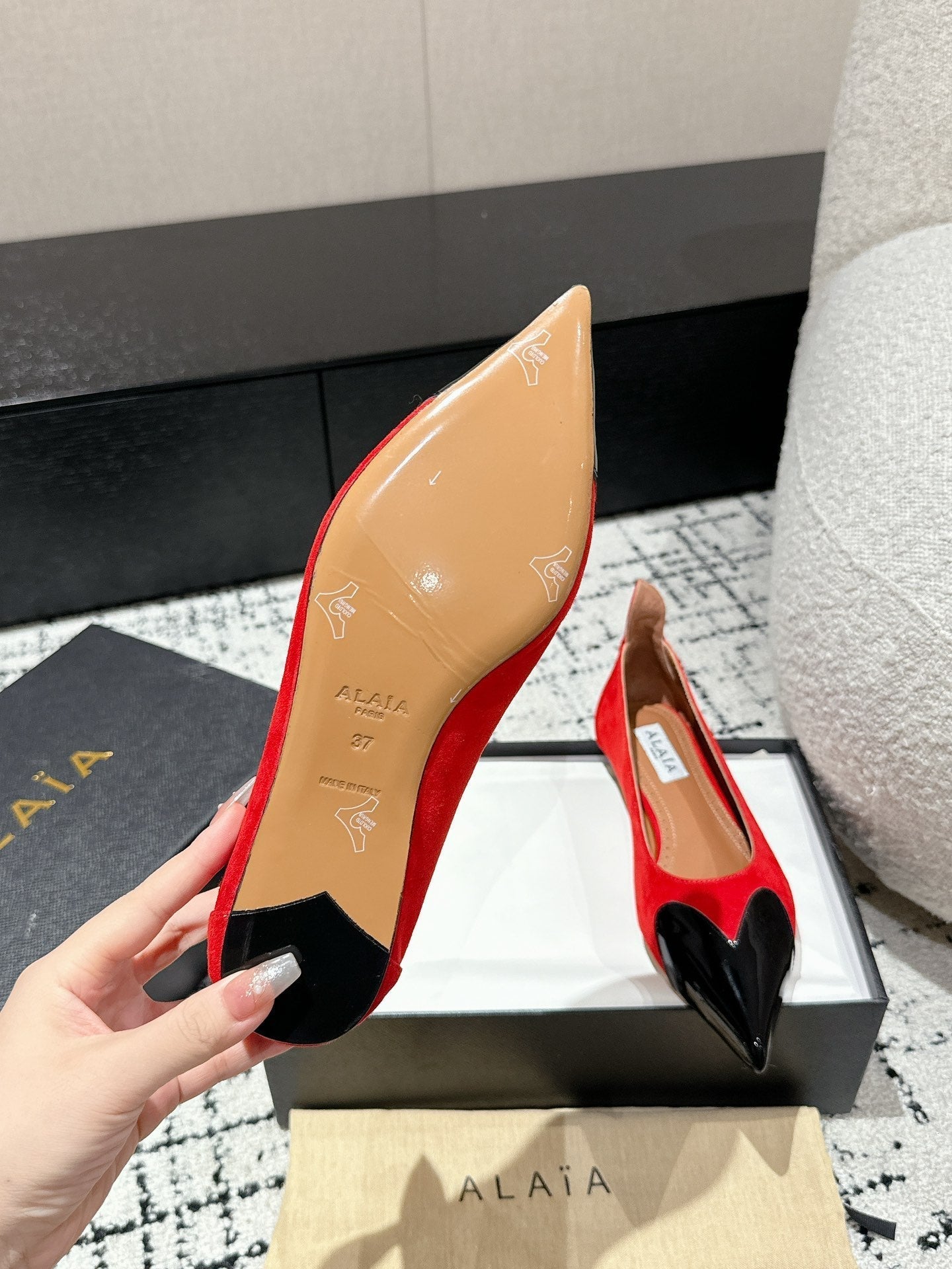 ALAIA PUMP 1 CM IN CHERRY RED SUEDE MIX BLACK CALFSKIN - 35