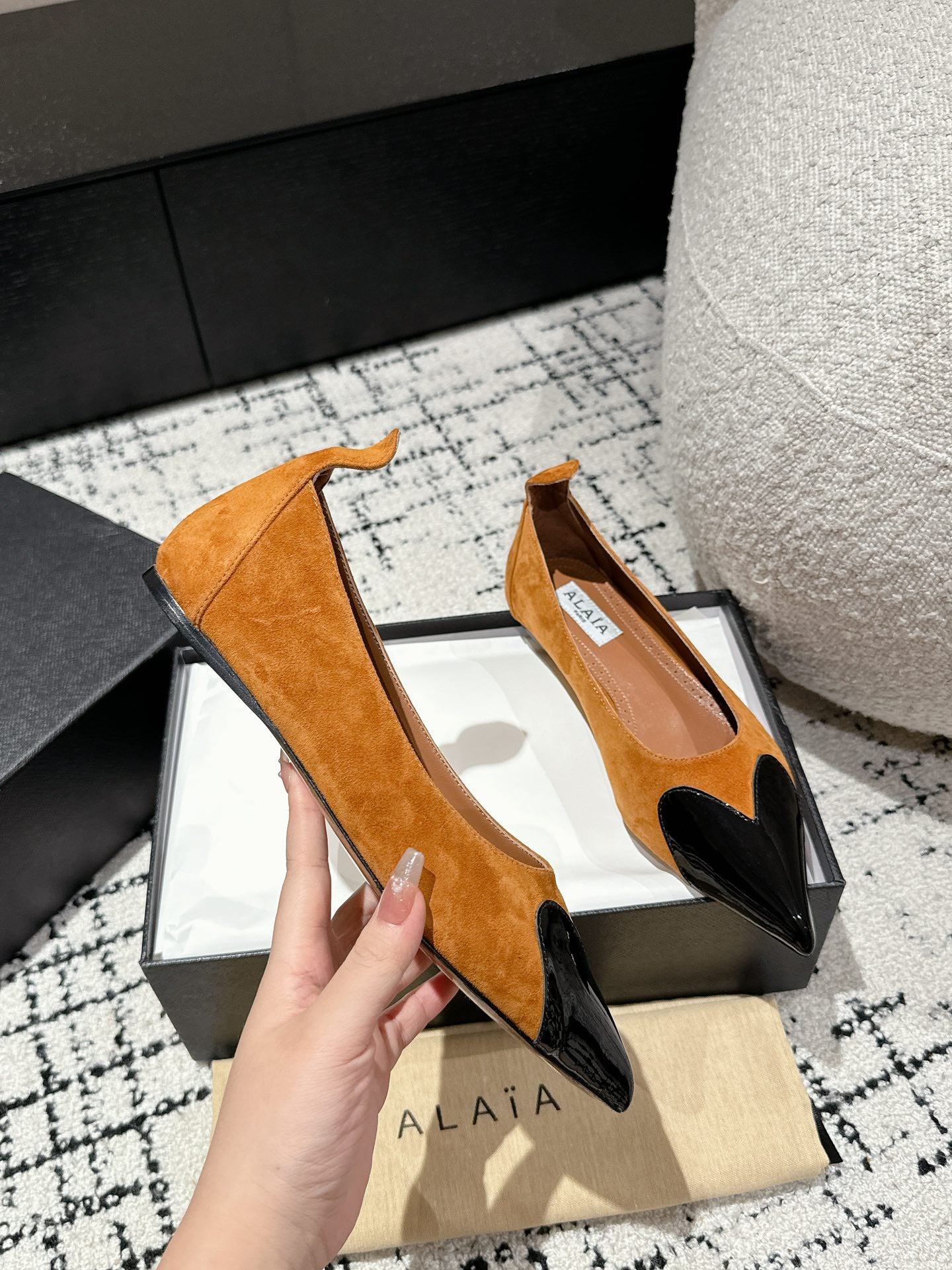 ALAIA PUMP 1 CM IN COPPER BROWN SUEDE MIX BLACK CALFSKIN - 35