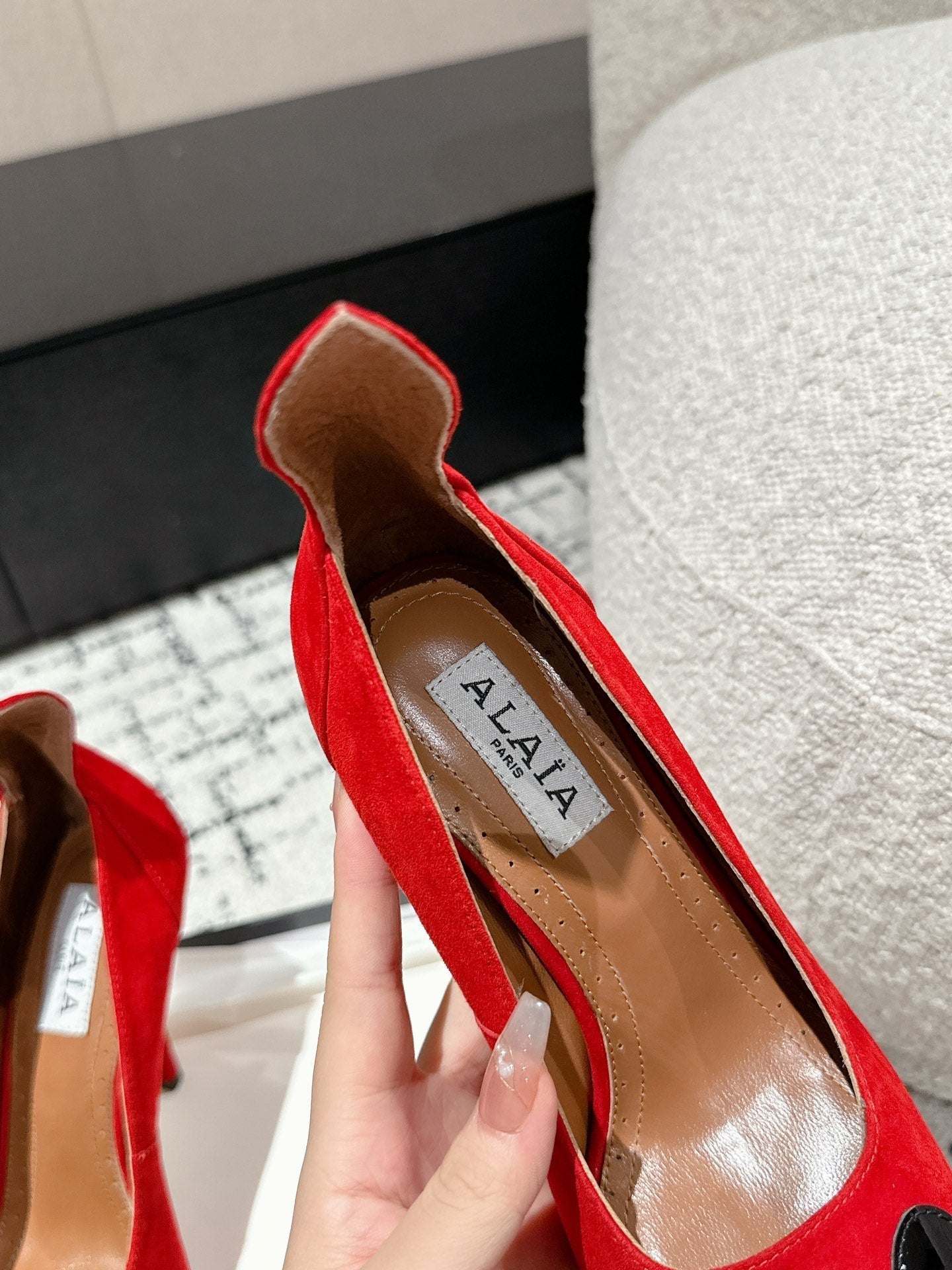 ALAIA HIGH PUMPS 10CM IN CHERRY RED SUEDE MIX BLACK CALFSKIN - 35