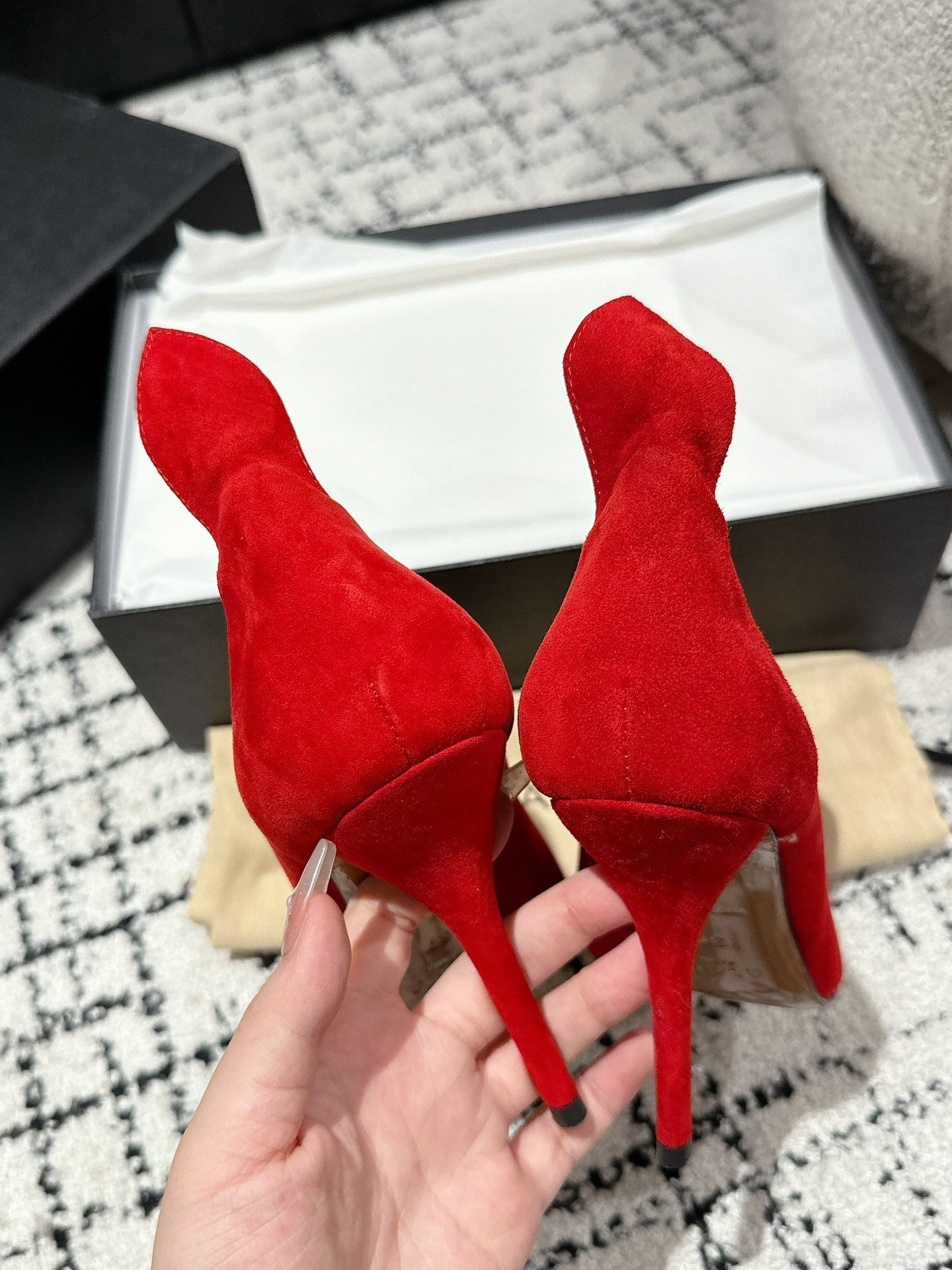 ALAIA HIGH PUMPS 10CM IN CHERRY RED SUEDE MIX BLACK CALFSKIN - 35