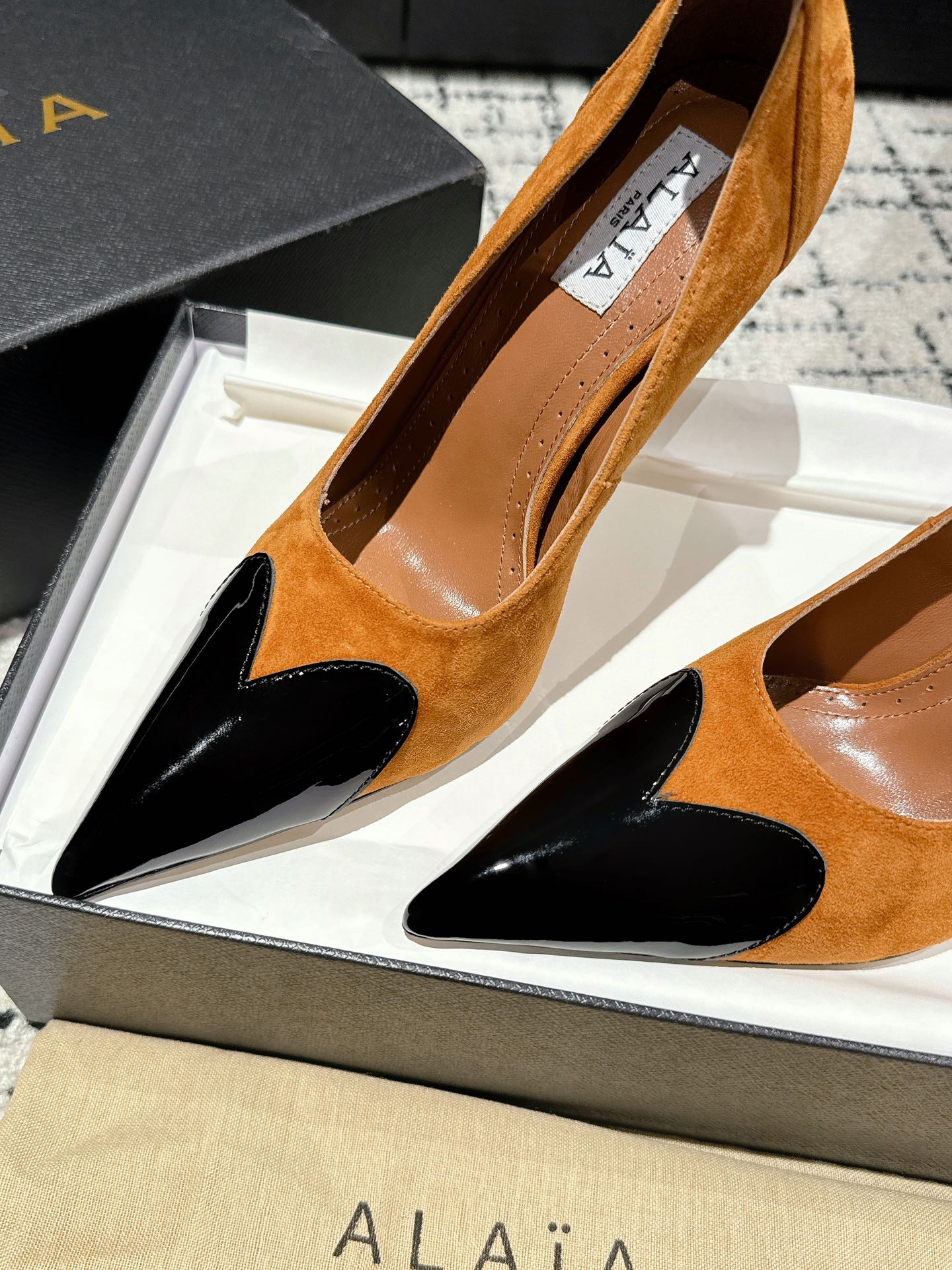 ALAIA HIGH PUMPS 10CM IN COPPER BROWN SUEDE MIX BLACK CALFSKIN - 35