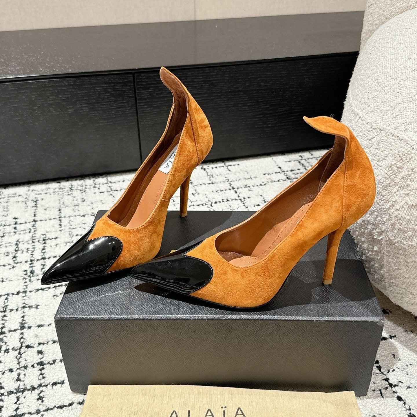 ALAIA HIGH PUMPS 10CM IN COPPER BROWN SUEDE MIX BLACK CALFSKIN - 35