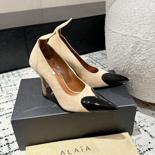 ALAIA HIGH PUMPS 10CM IN BEIGE SUEDE MIX BLACK CALFSKIN - 35