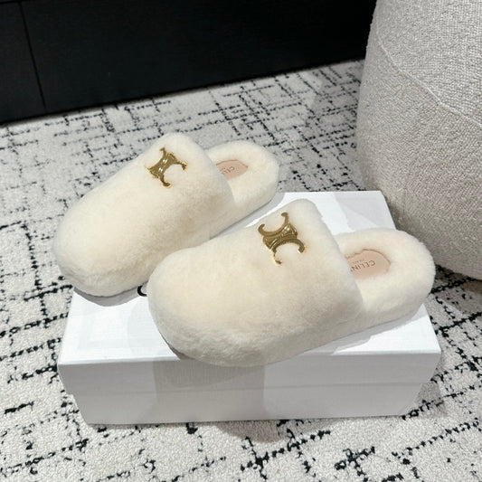 SLIPPER IN WHITE SHEARLING - 35