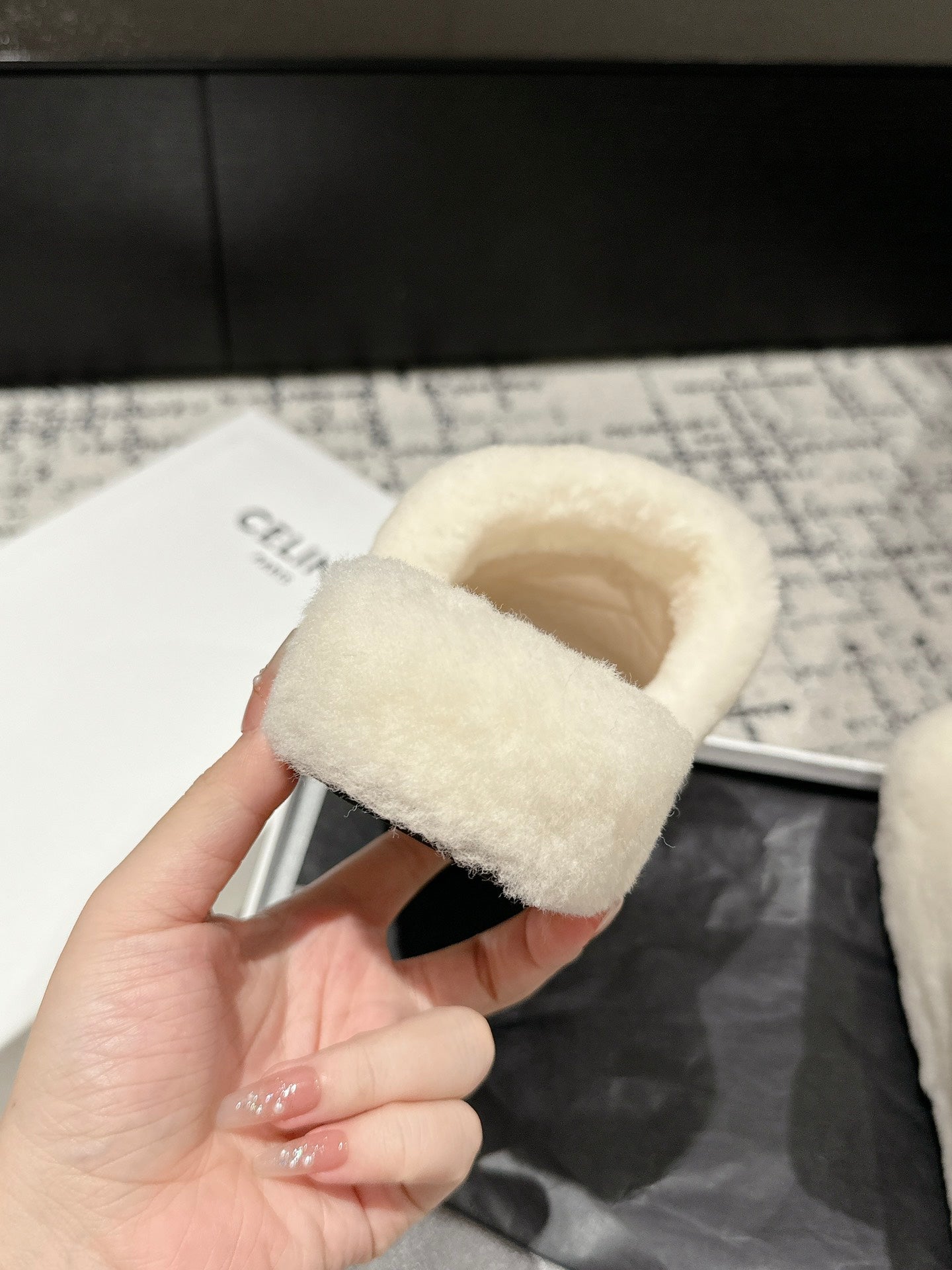SLIPPER IN WHITE SHEARLING - 35
