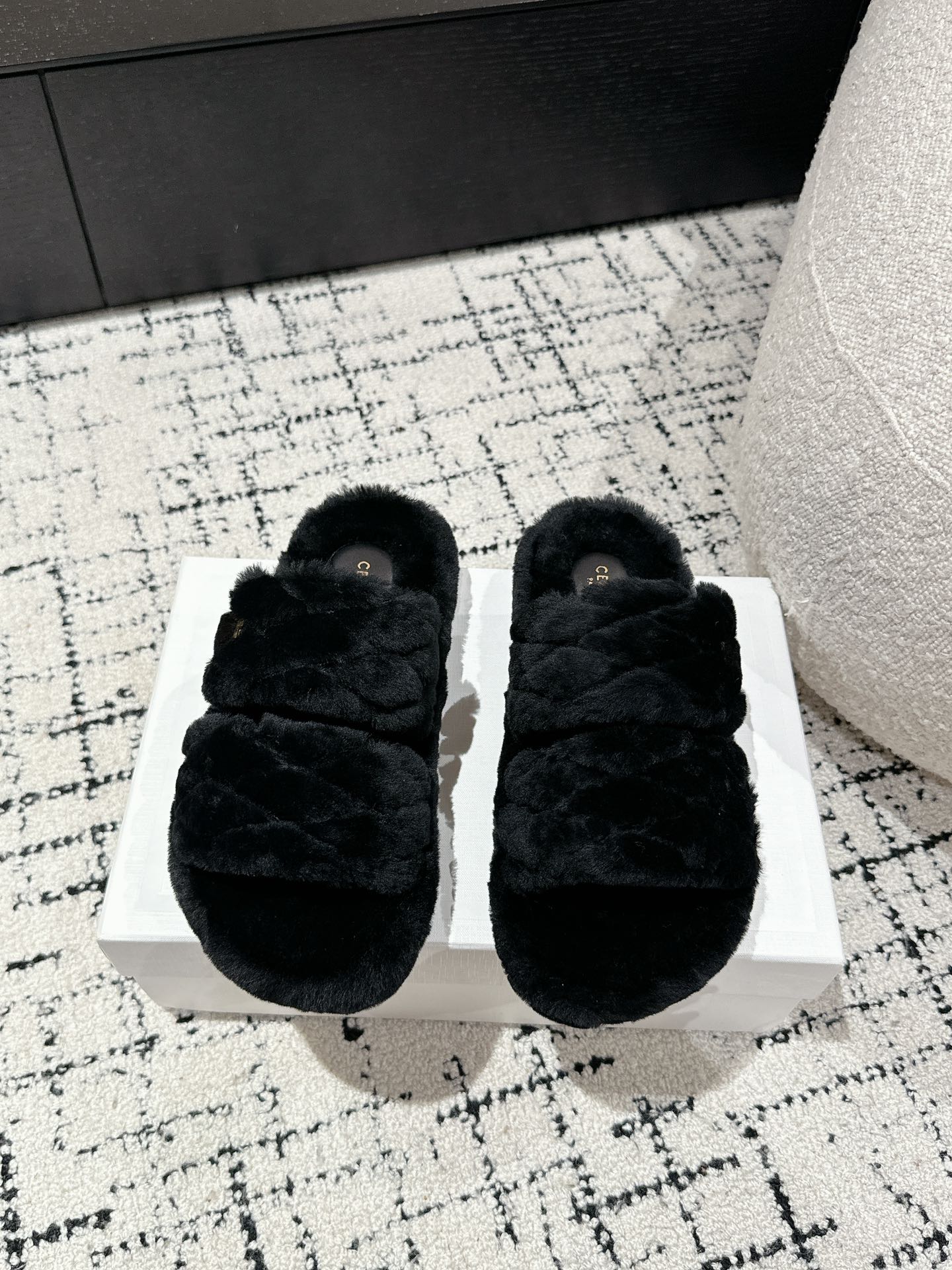 DAD SANDAL MULE IN BLACK SHEARLING - 35
