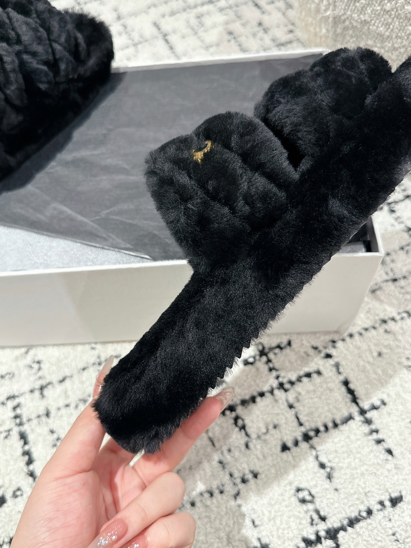 DAD SANDAL MULE IN BLACK SHEARLING - 35