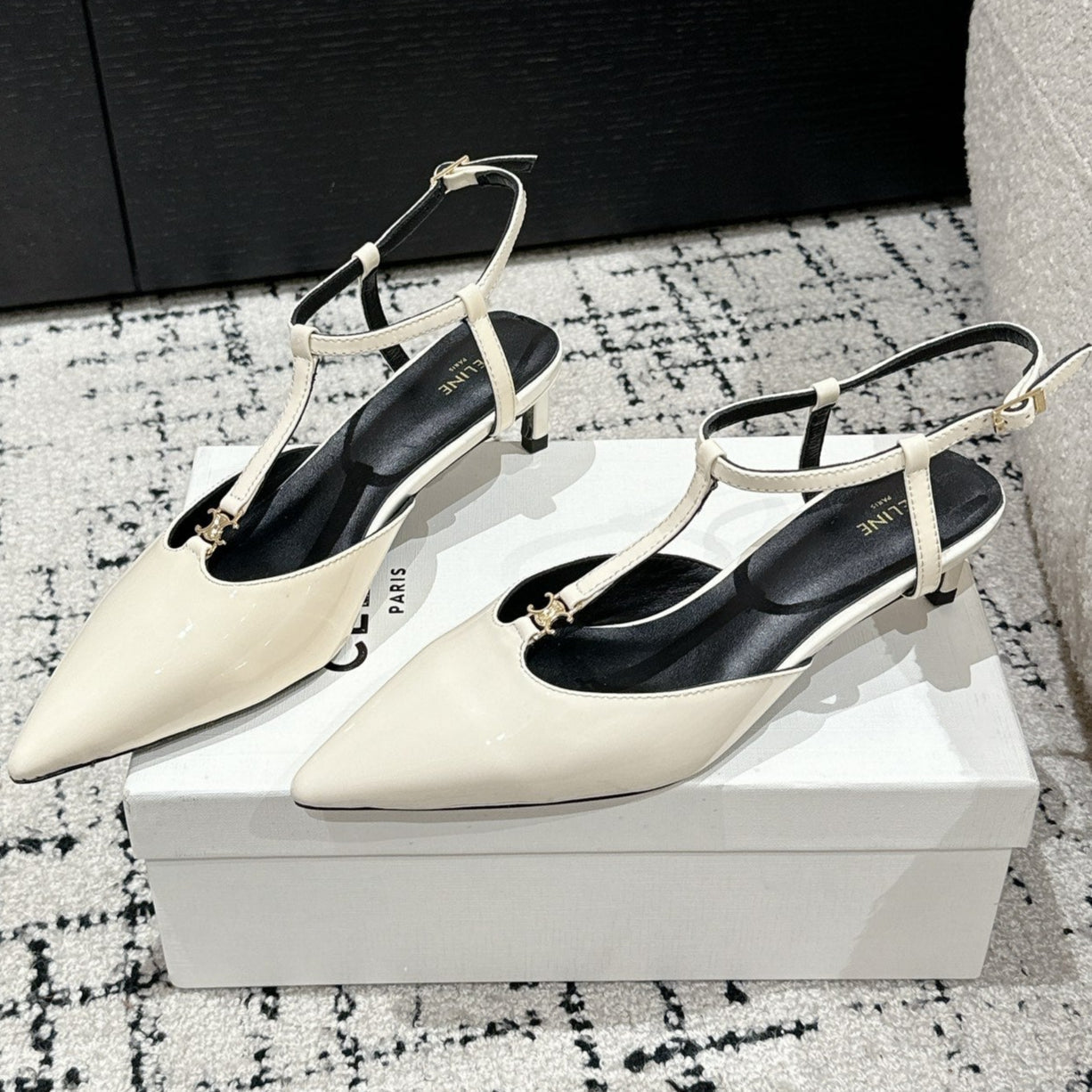 KITTEN T-BAR STRAP PUMP 5 CM IN WHITE PATENT CALFSKIN - 35