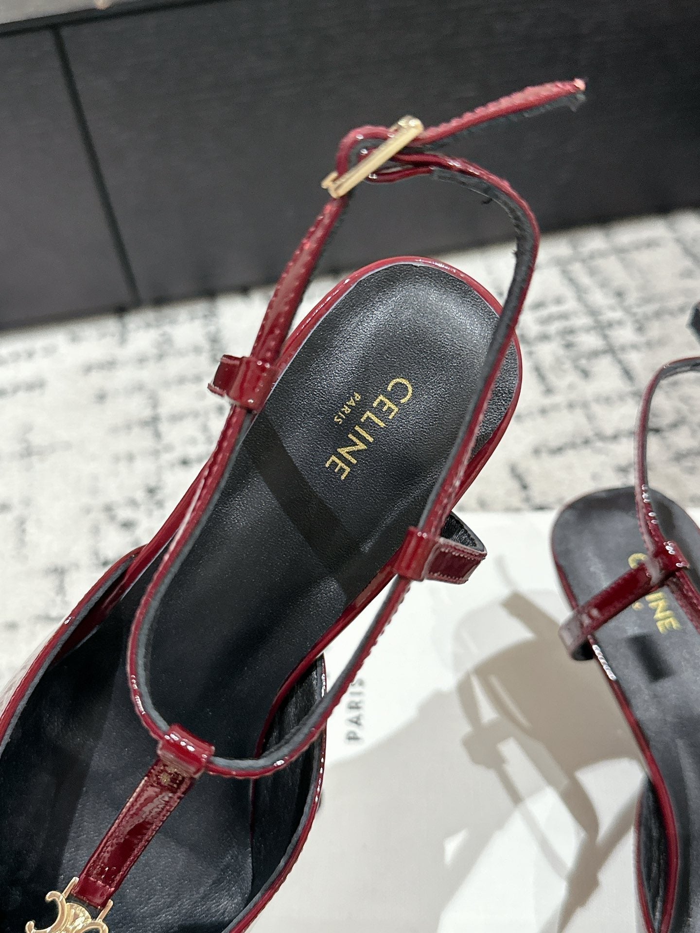 KITTEN T-BAR STRAP PUMP 5 CM IN RUBY RED PATENT CALFSKIN - 35