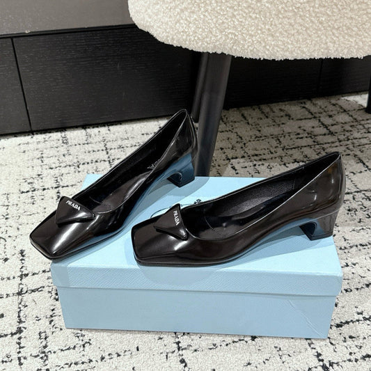 PRADA 25S SQUARE TOE HIGH HEELS IN BLACK PATENT CALFSKIN - 35