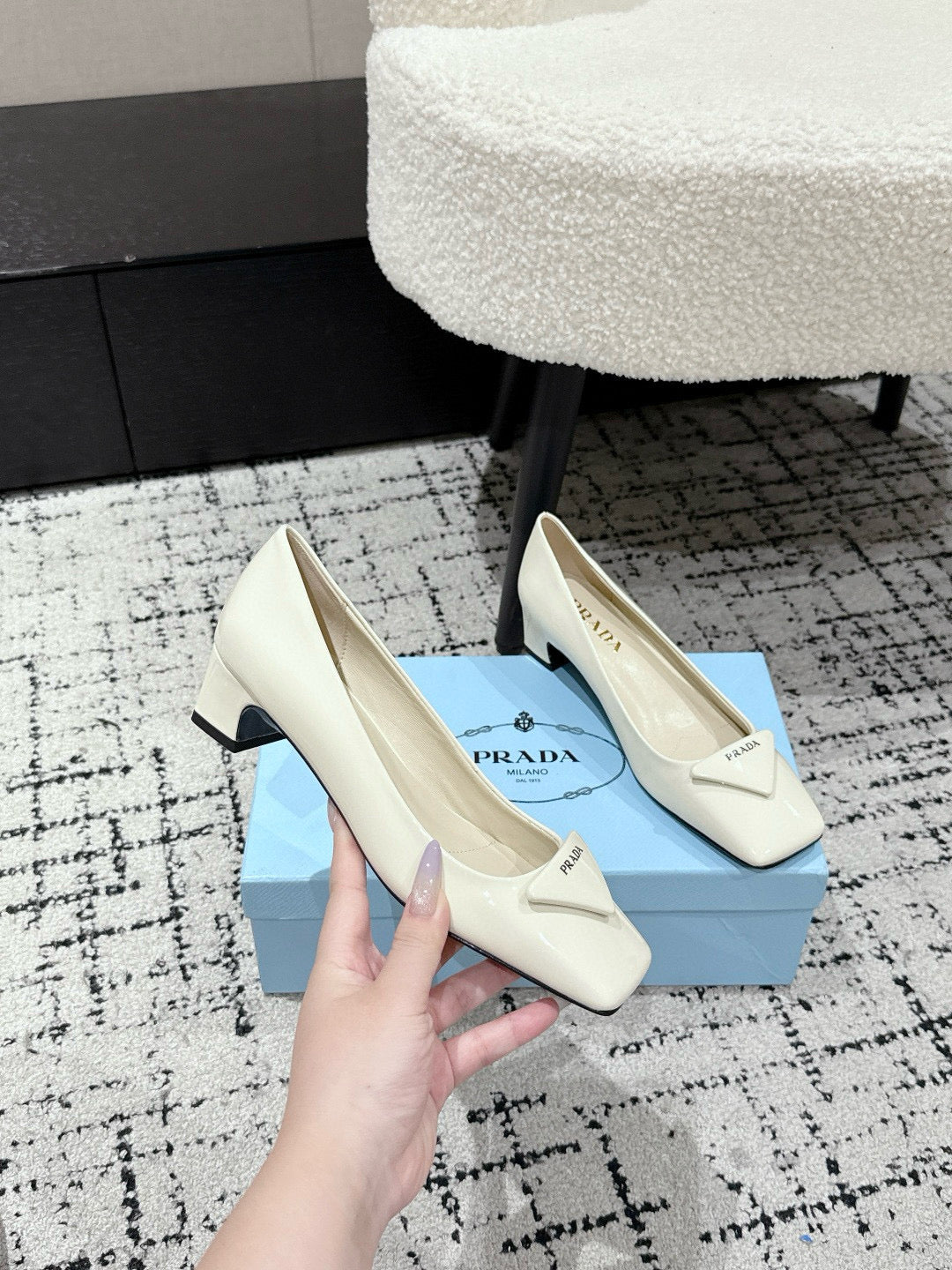 PRADA 25S SQUARE TOE HIGH HEELS IN IVORY GLOSSY CALFSKIN - 35