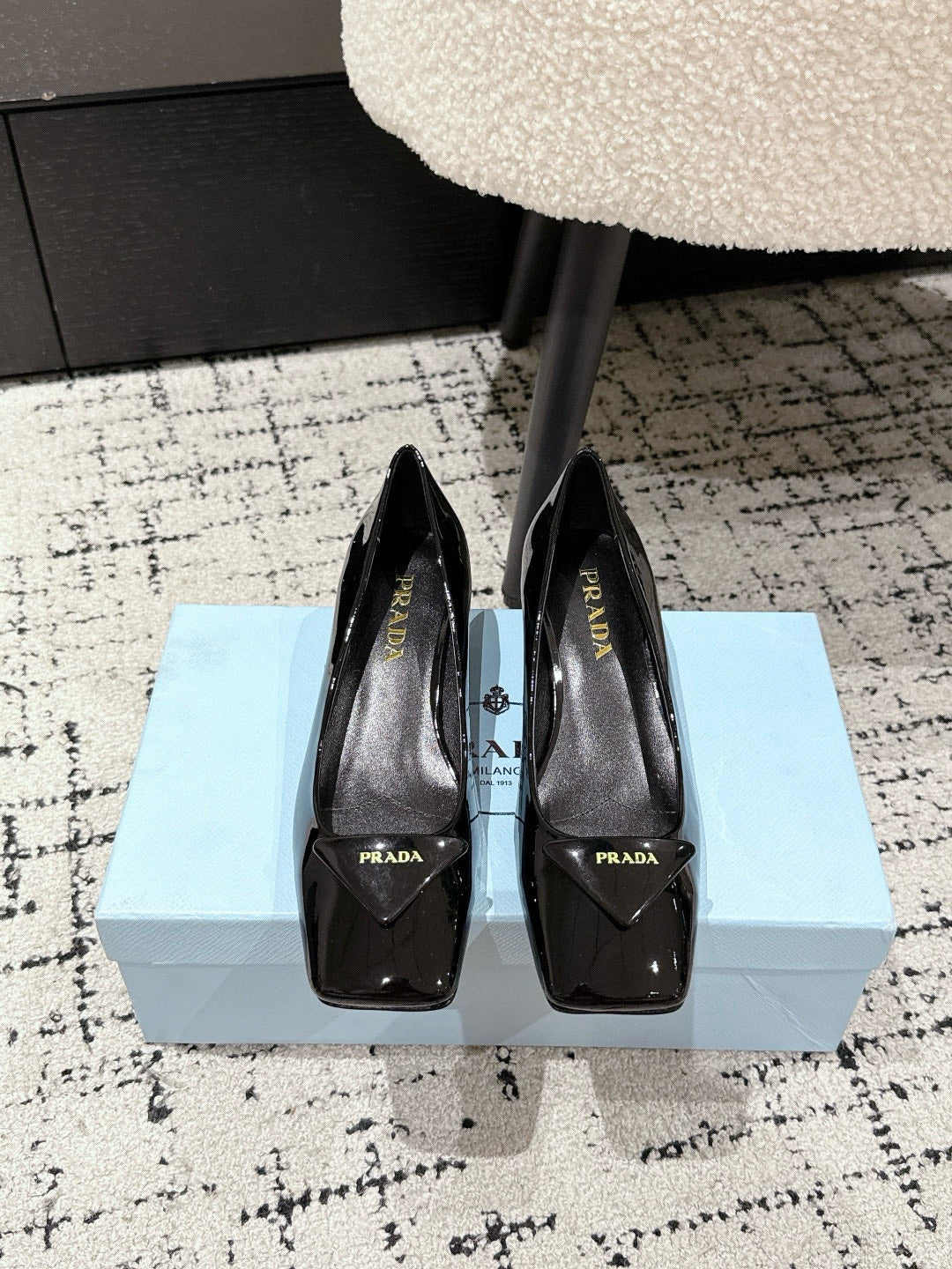 PRADA 25S SQUARE TOE HIGH HEELS IN BLACK GLOSSY CALFSKIN - 35