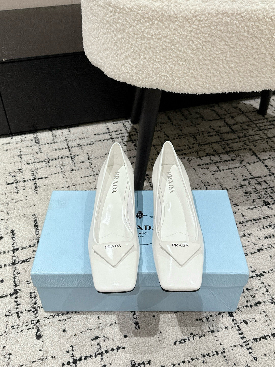 PRADA 25S SQUARE TOE HIGH HEELS IN WHITE PATENT CALFSKIN - 35