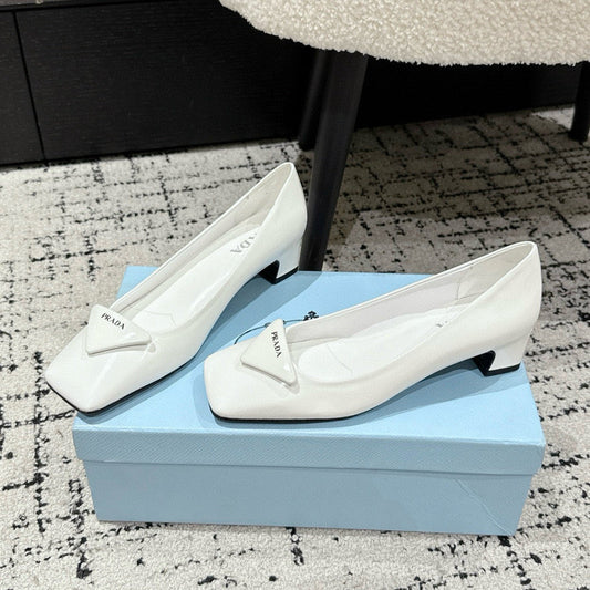 PRADA 25S SQUARE TOE HIGH HEELS IN WHITE PATENT CALFSKIN - 35