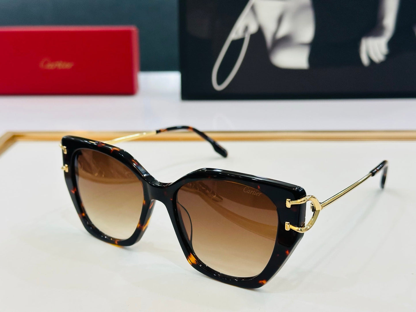 C DE BUTTERFLY FRAME SUNGLASSES 530154 IN METAL AND ACETATE - Baby green