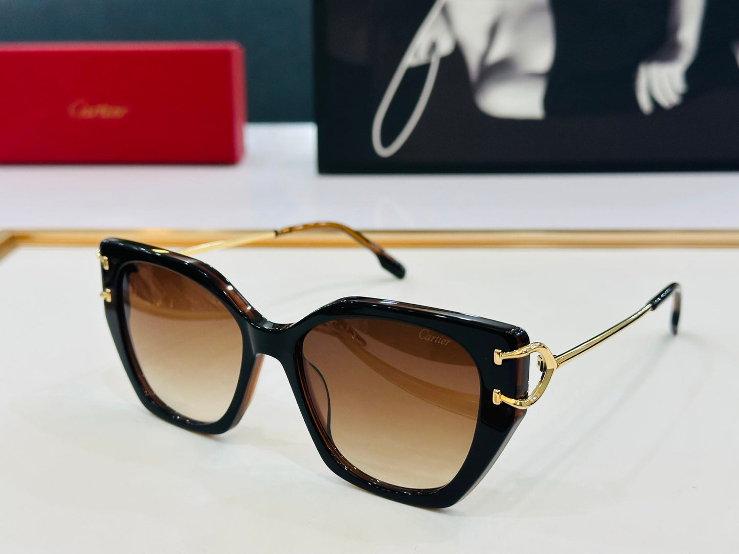 C DE BUTTERFLY FRAME SUNGLASSES 530154 IN METAL AND ACETATE - Baby green