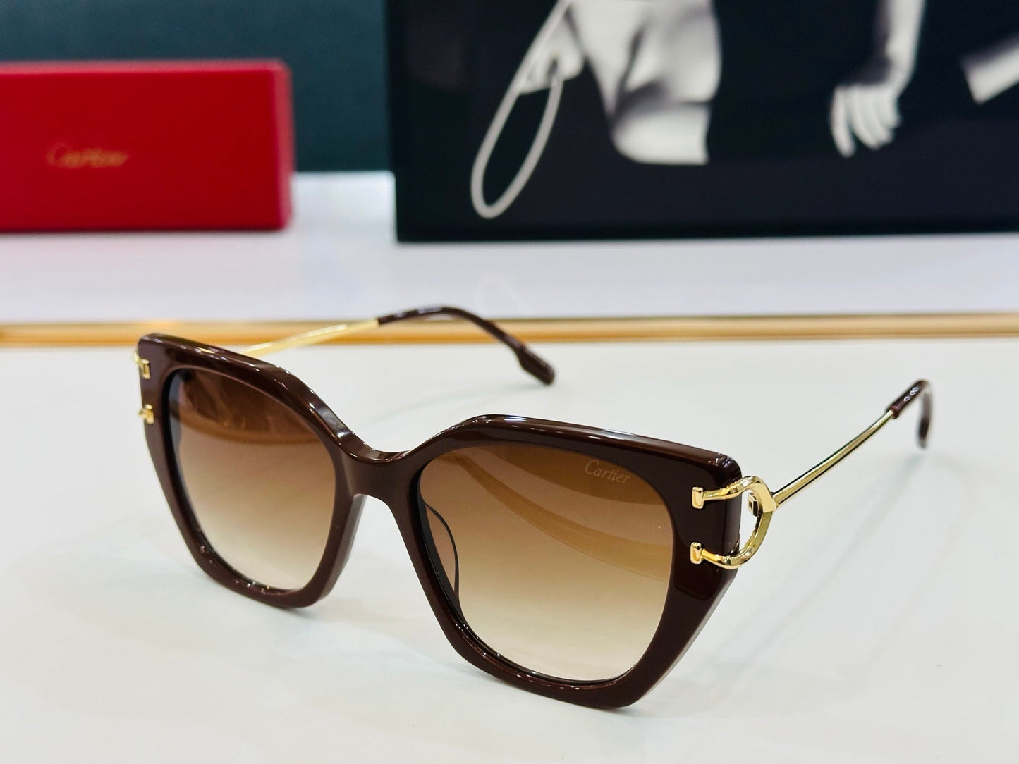 C DE BUTTERFLY FRAME SUNGLASSES 530154 IN METAL AND ACETATE - Baby green