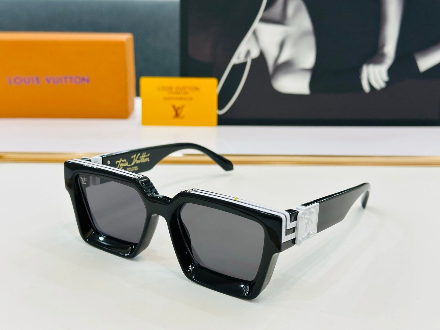 RECTANGLE SUNGLASSES 574801 IN ACETATE - Green