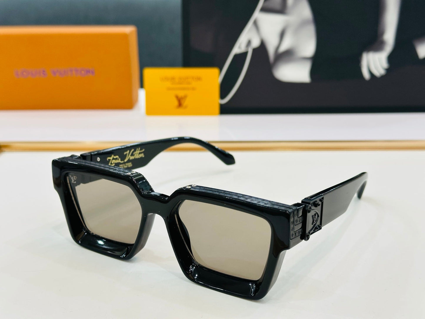 RECTANGLE SUNGLASSES 574801 IN ACETATE - Green