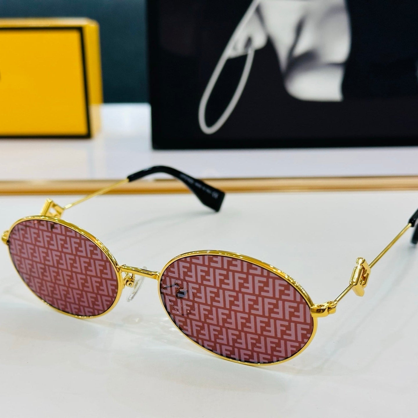 FIRST CRYSTAL OVAL FRAME SUNGLASSES E40151 IN METAL - Green