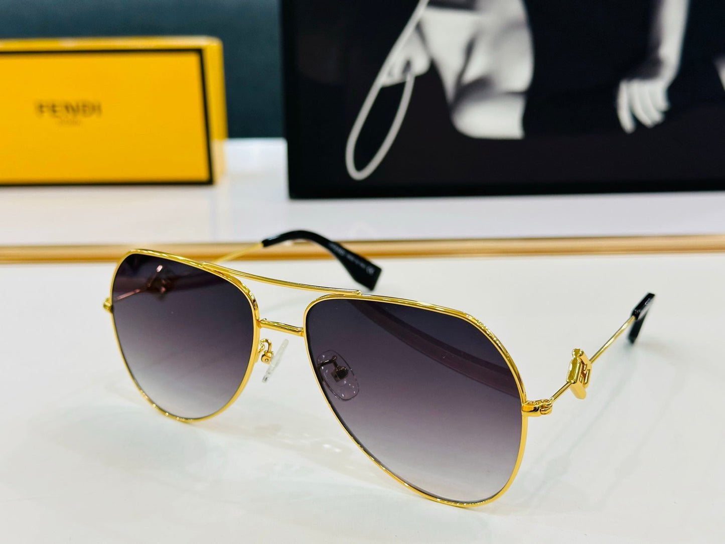 SKY AVIATOR FRAME SUNGLASSES E40150U IN METAL - Red FF Pattern