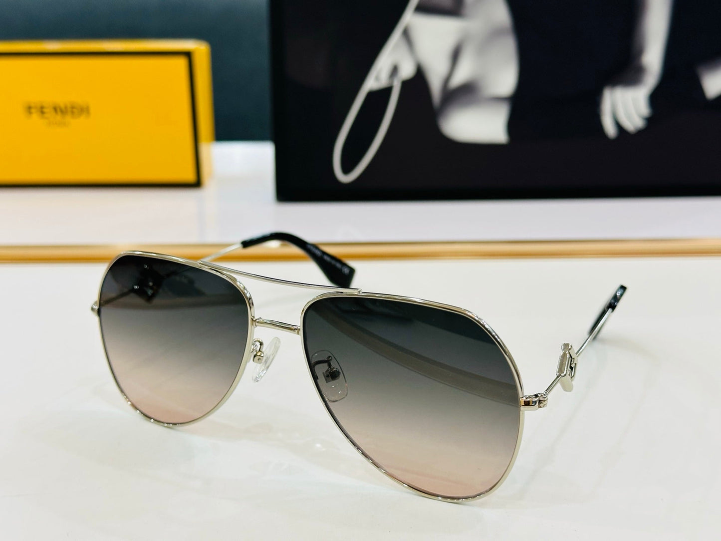 SKY AVIATOR FRAME SUNGLASSES E40150U IN METAL - Red FF Pattern