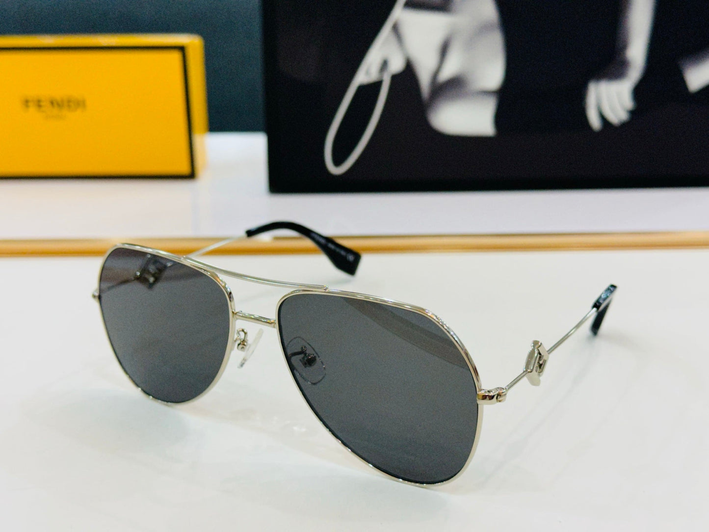 SKY AVIATOR FRAME SUNGLASSES E40150U IN METAL - Red FF Pattern