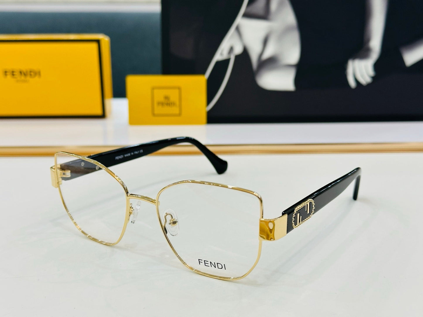 BAGUETTE SQUARE FRAME SUNGLASSES FE40051 IN METAL - Black/ silver