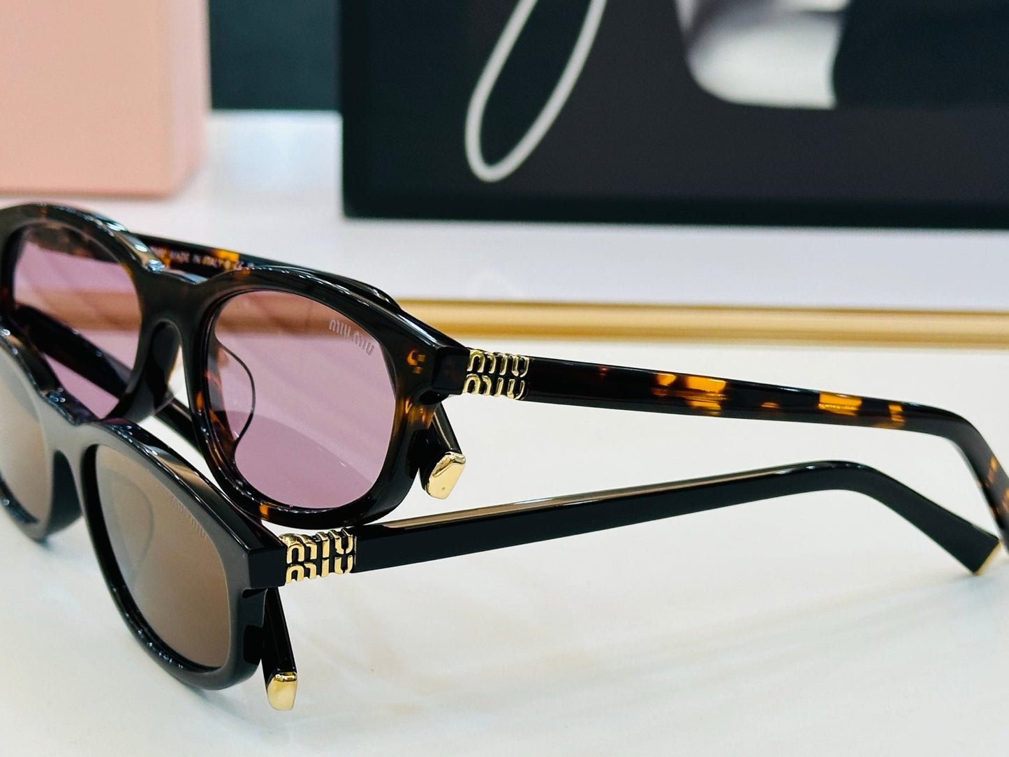 MIU SUNGLASSES IN RECTANGULAR ACETATE 646116 - Black/black