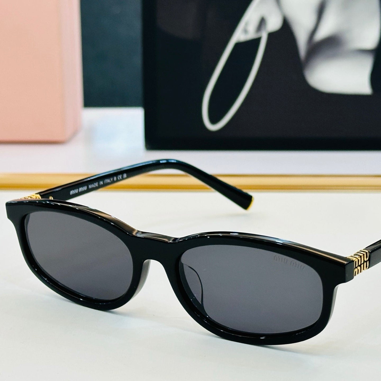 MIU SUNGLASSES IN RECTANGULAR ACETATE 646116 - Black/black