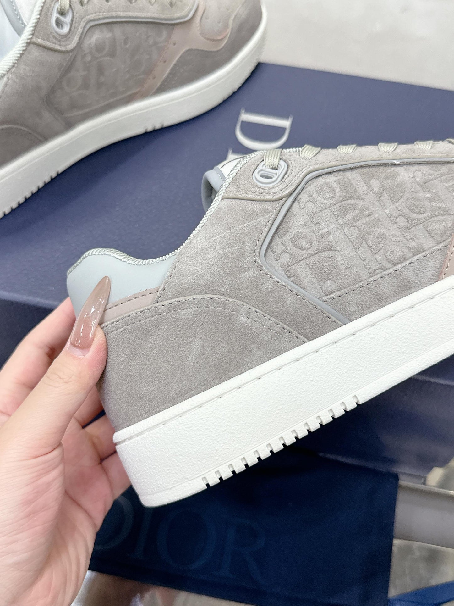 DIOR 25S B27 UPTOWN LOW-TOP SNEAKERS IN GREY CALFSKIN STYLE 6 - 35