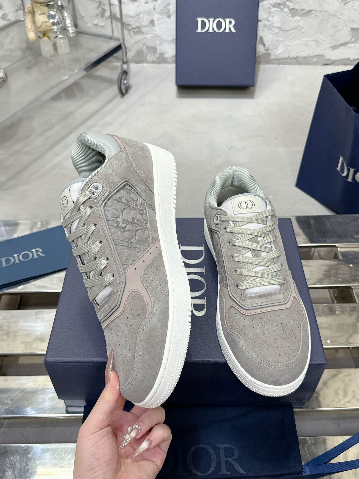 DIOR 25S B27 UPTOWN LOW-TOP SNEAKERS IN GREY CALFSKIN STYLE 6 - 35