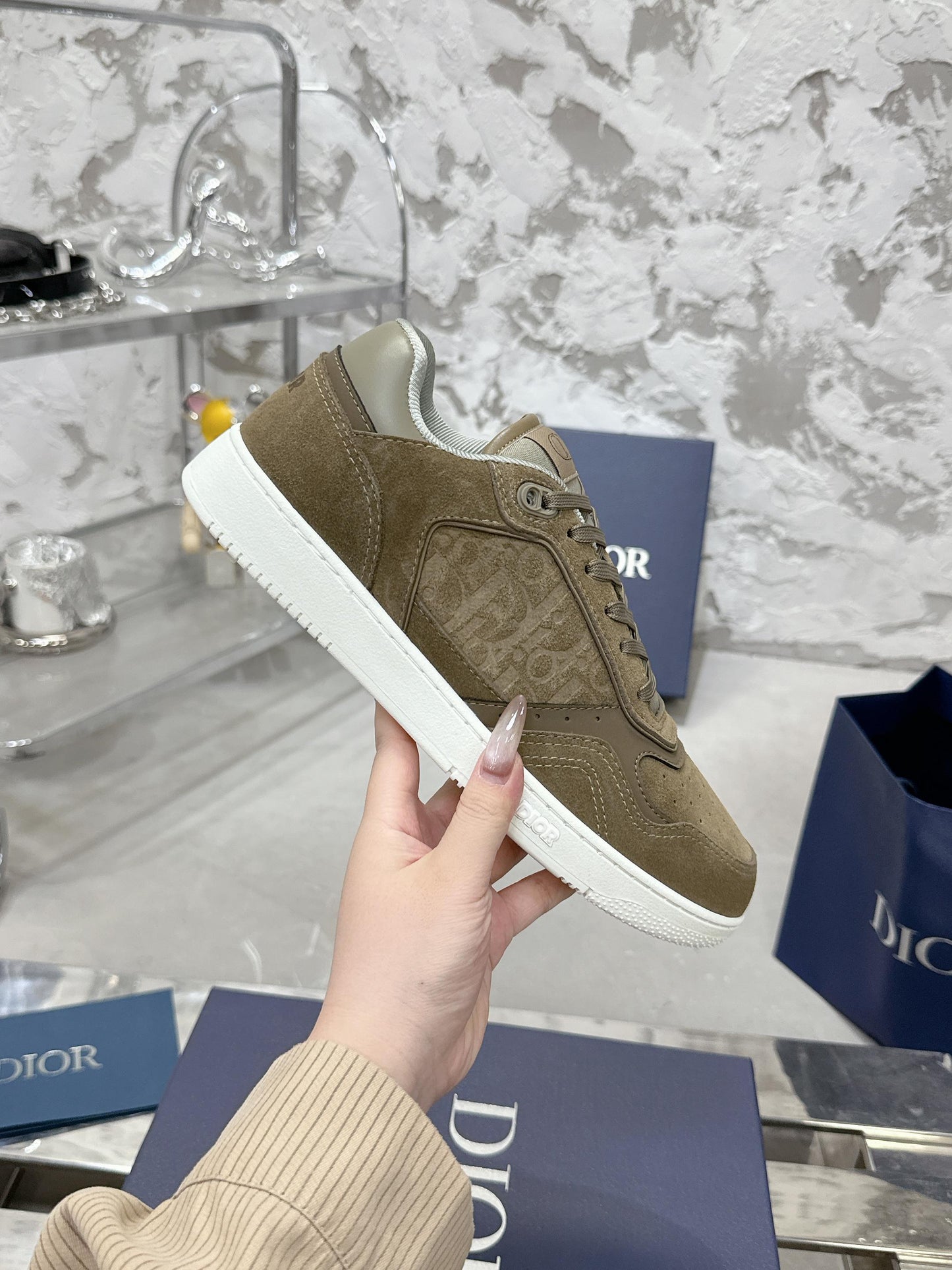 DIOR 25S B27 UPTOWN LOW-TOP SNEAKERS IN OLIVE BROWN CALFSKIN STYLE 5 - 35