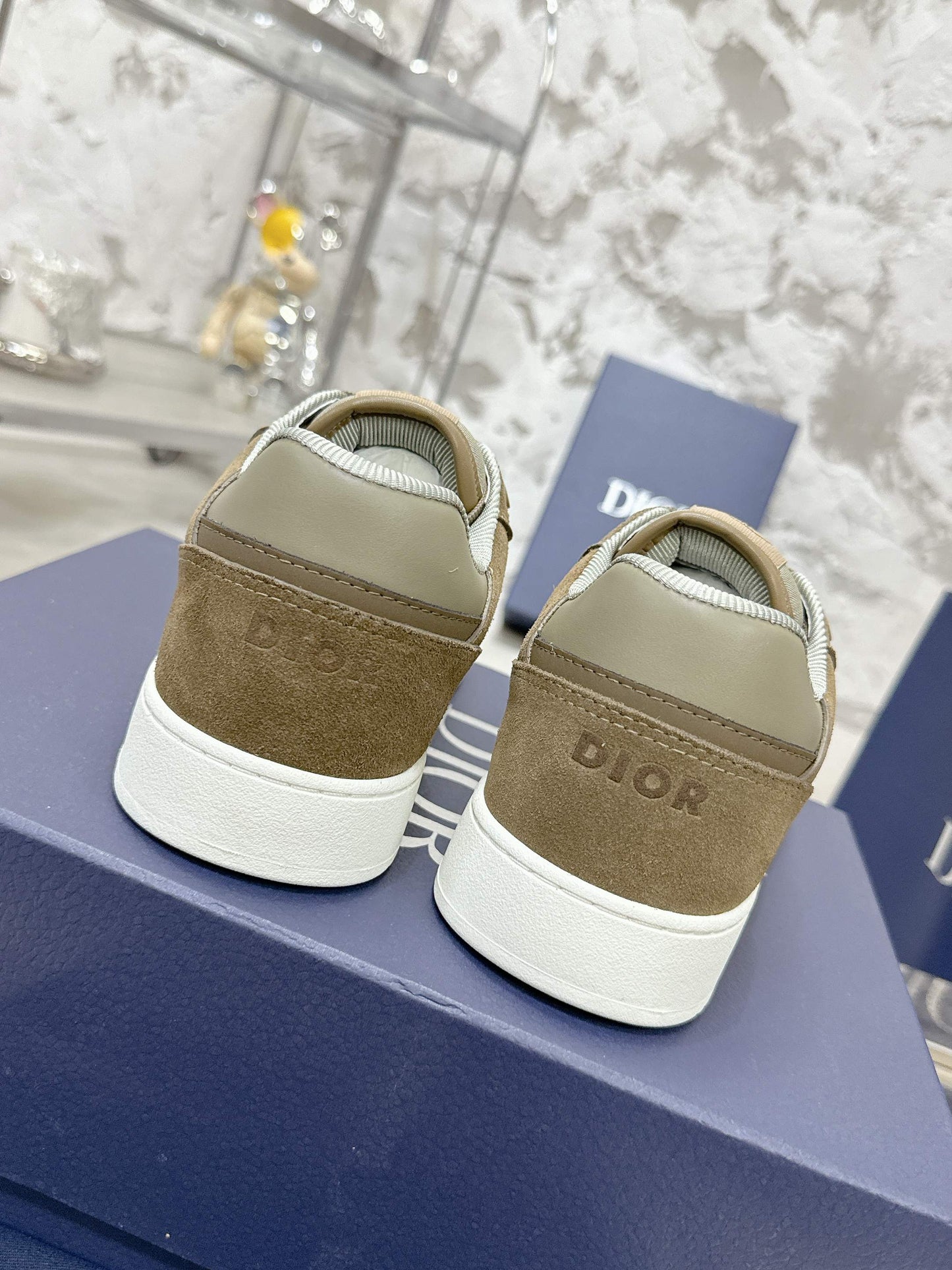 DIOR 25S B27 UPTOWN LOW-TOP SNEAKERS IN OLIVE BROWN CALFSKIN STYLE 5 - 35