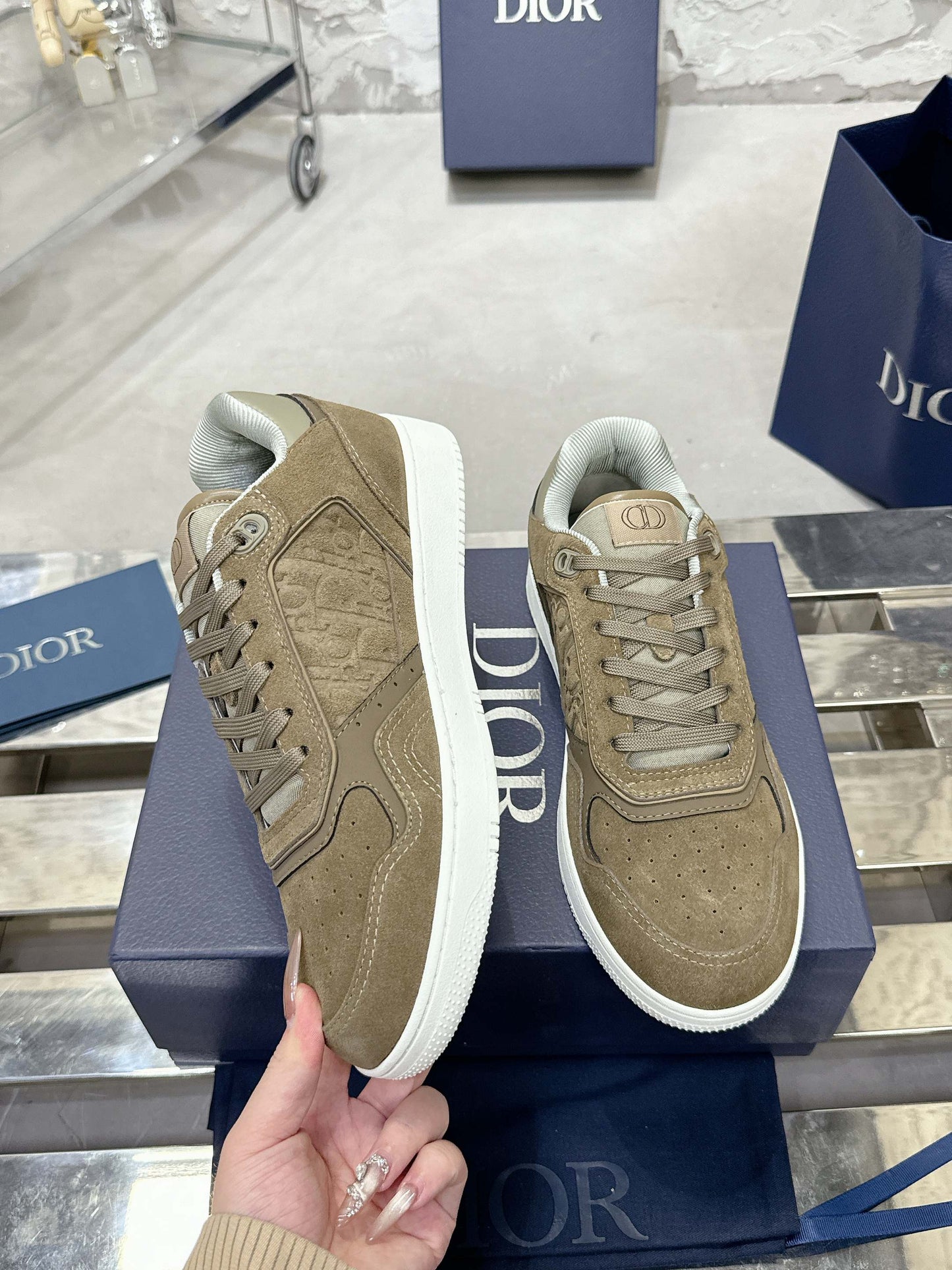 DIOR 25S B27 UPTOWN LOW-TOP SNEAKERS IN OLIVE BROWN CALFSKIN STYLE 5 - 35
