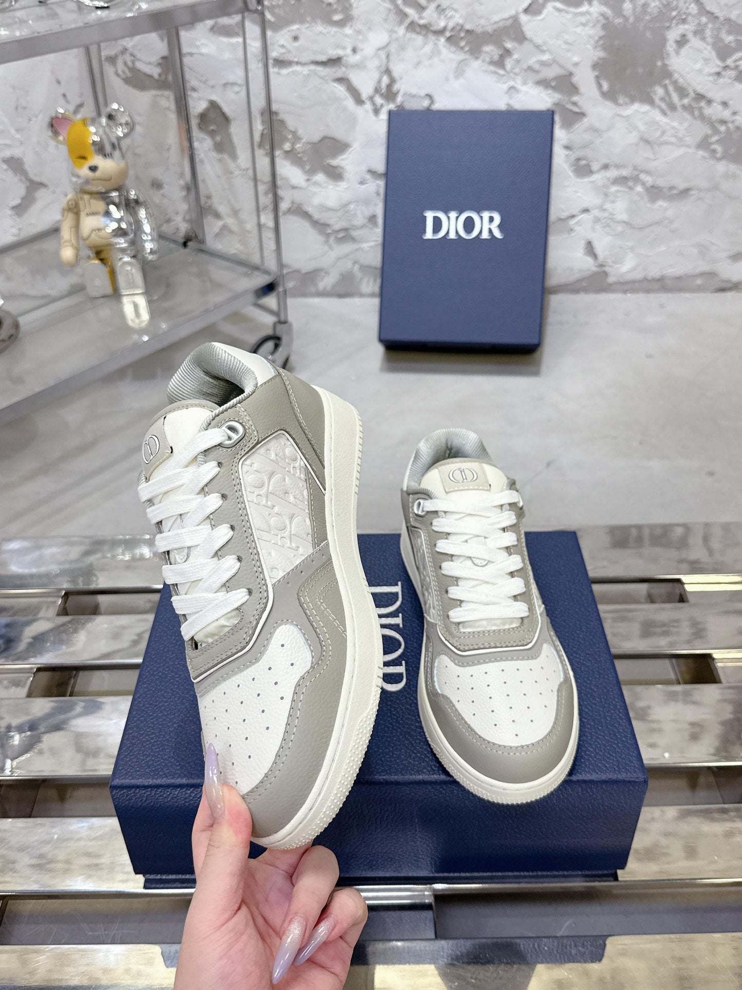 DIOR 25S B27 UPTOWN LOW-TOP SNEAKERS IN GREY MIX CREAM WHITE CALFSKIN STYLE 4 - 35