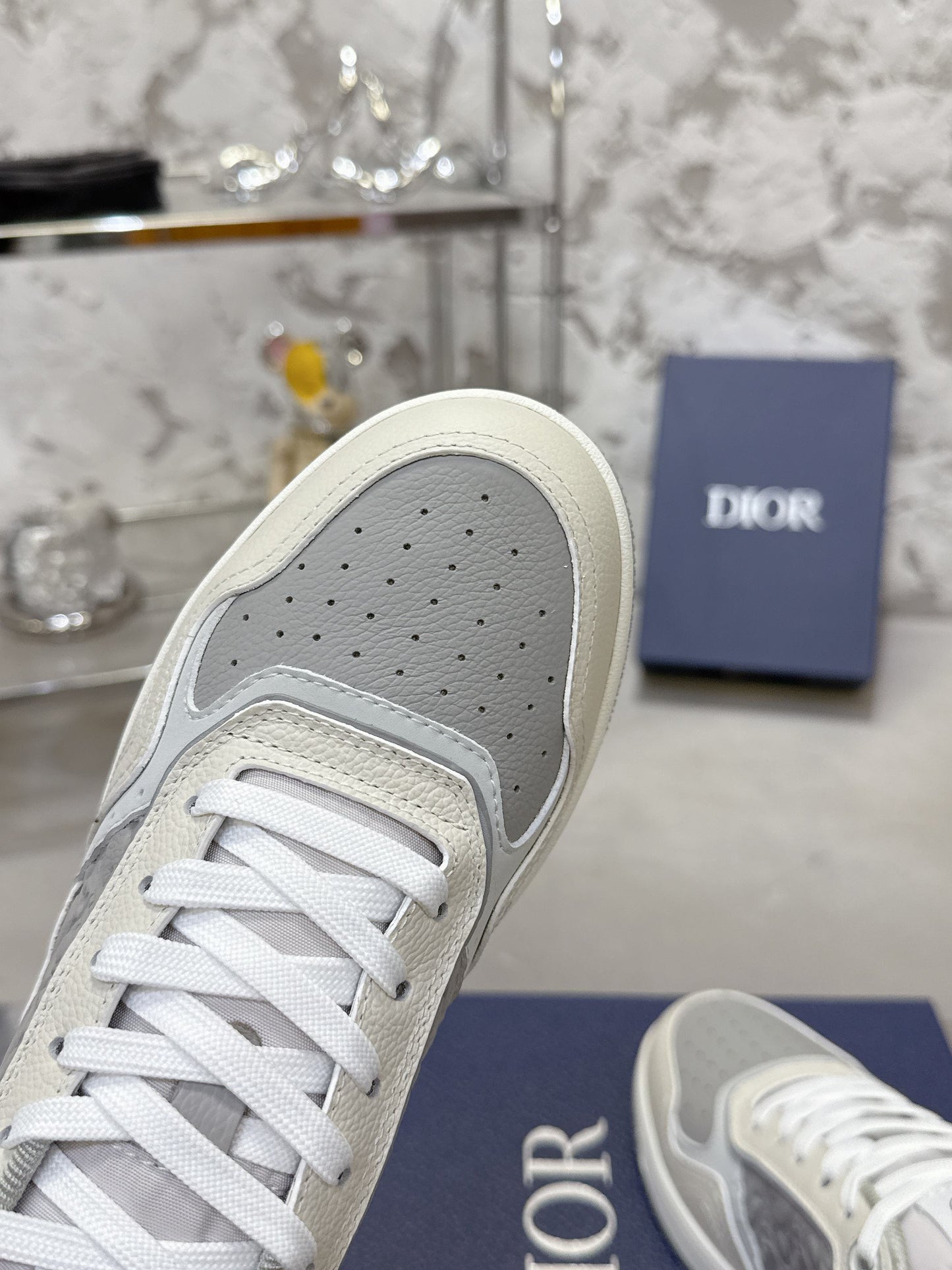 DIOR 25S B27 UPTOWN LOW-TOP SNEAKERS IN WHITE MIX GREY CALFSKIN STYLE 1 - 35