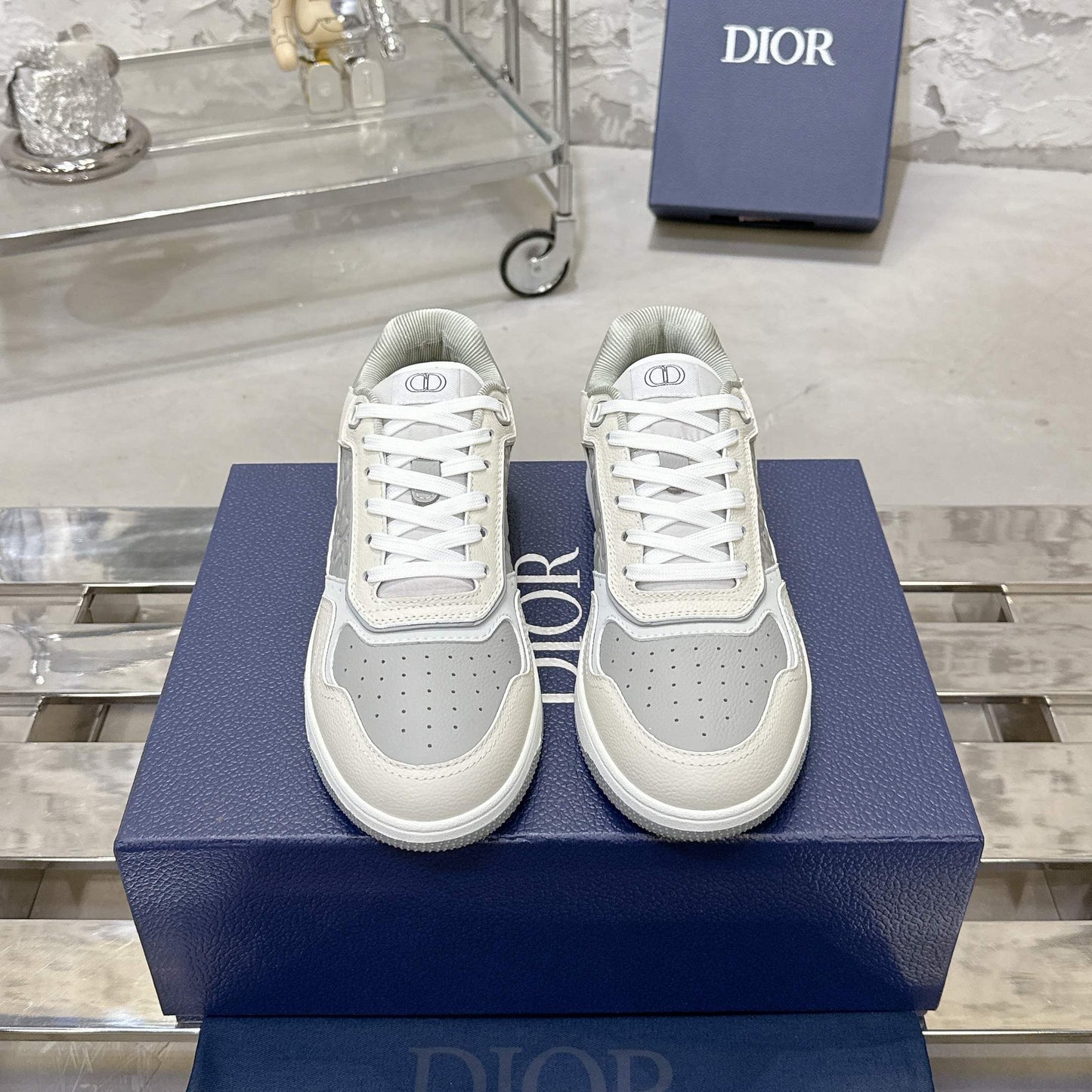 DIOR 25S B27 UPTOWN LOW-TOP SNEAKERS IN WHITE MIX GREY CALFSKIN STYLE 1 - 35