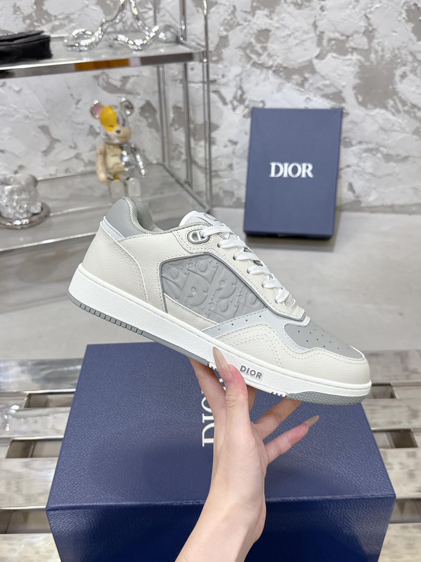 DIOR 25S B27 UPTOWN LOW-TOP SNEAKERS IN WHITE MIX GREY CALFSKIN STYLE 1 - 35