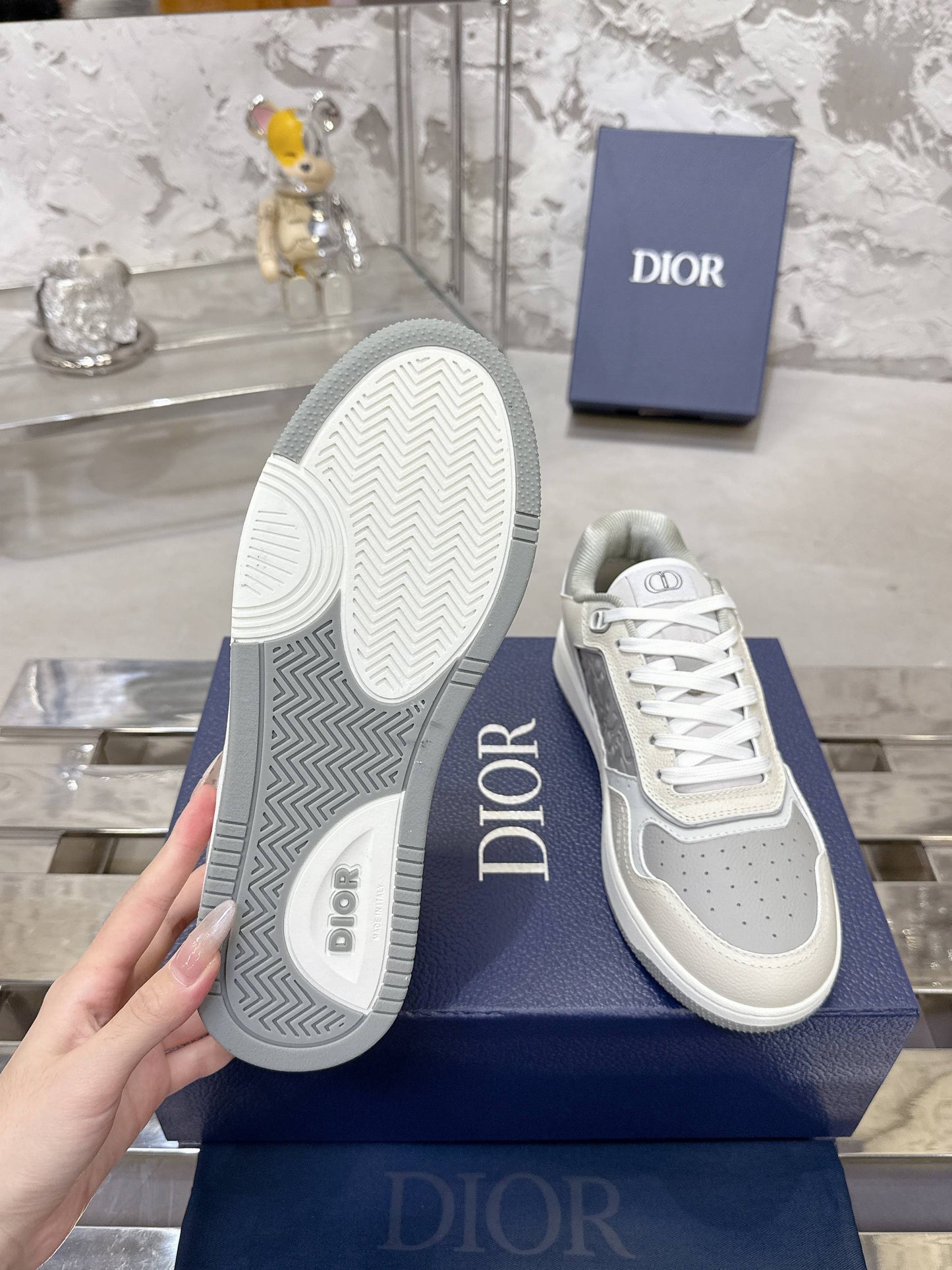 DIOR 25S B27 UPTOWN LOW-TOP SNEAKERS IN WHITE MIX GREY CALFSKIN STYLE 1 - 35