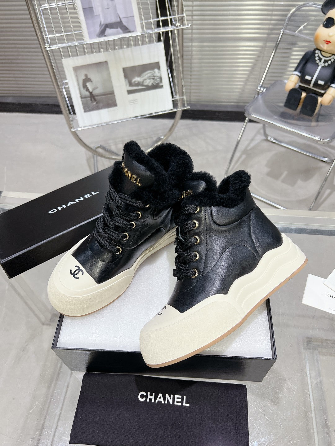 MARTIN BOOTS IN BLACK CALFSKIN AND LAMB FUR LINING - 35