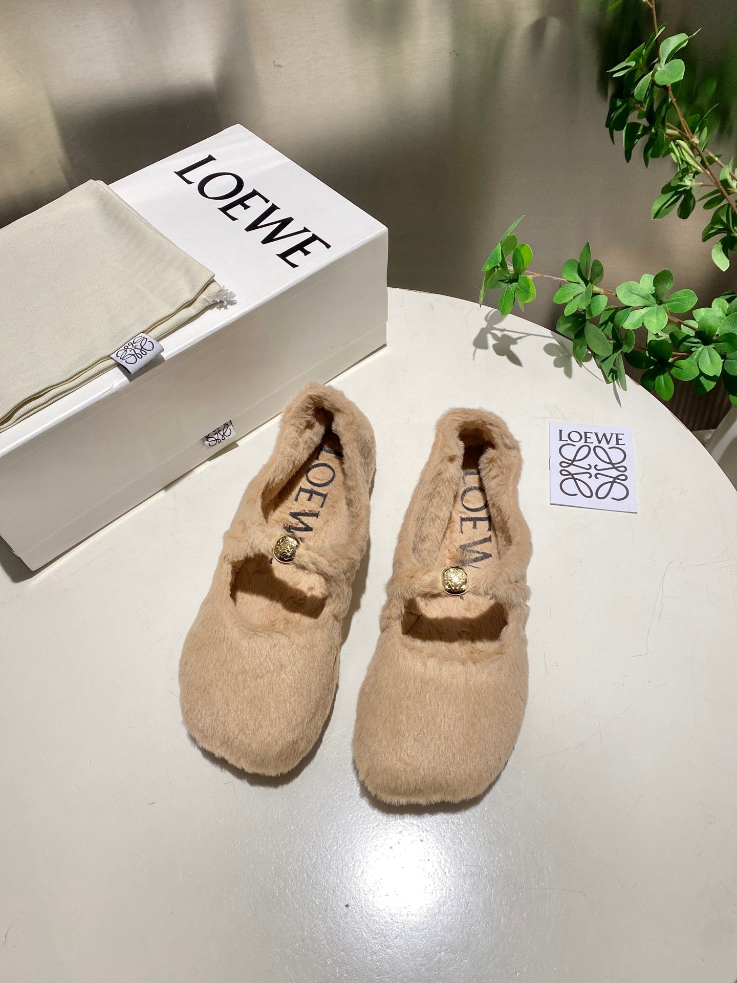 Балетки LOEWE 26S з бежевої овчини