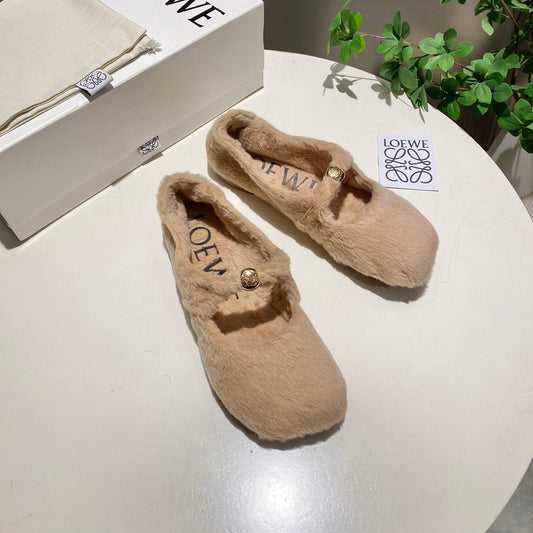 Балетки LOEWE 26S з бежевої овчини