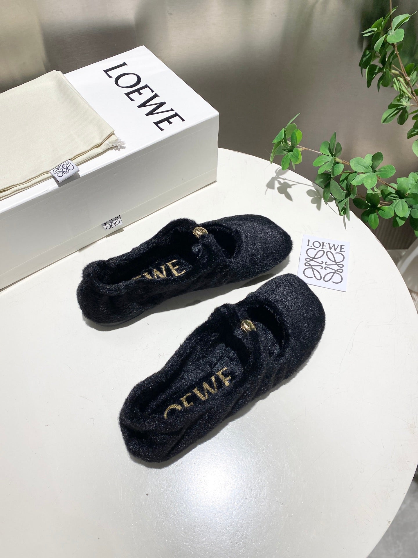 Балетки LOEWE 26S з чорної овчини