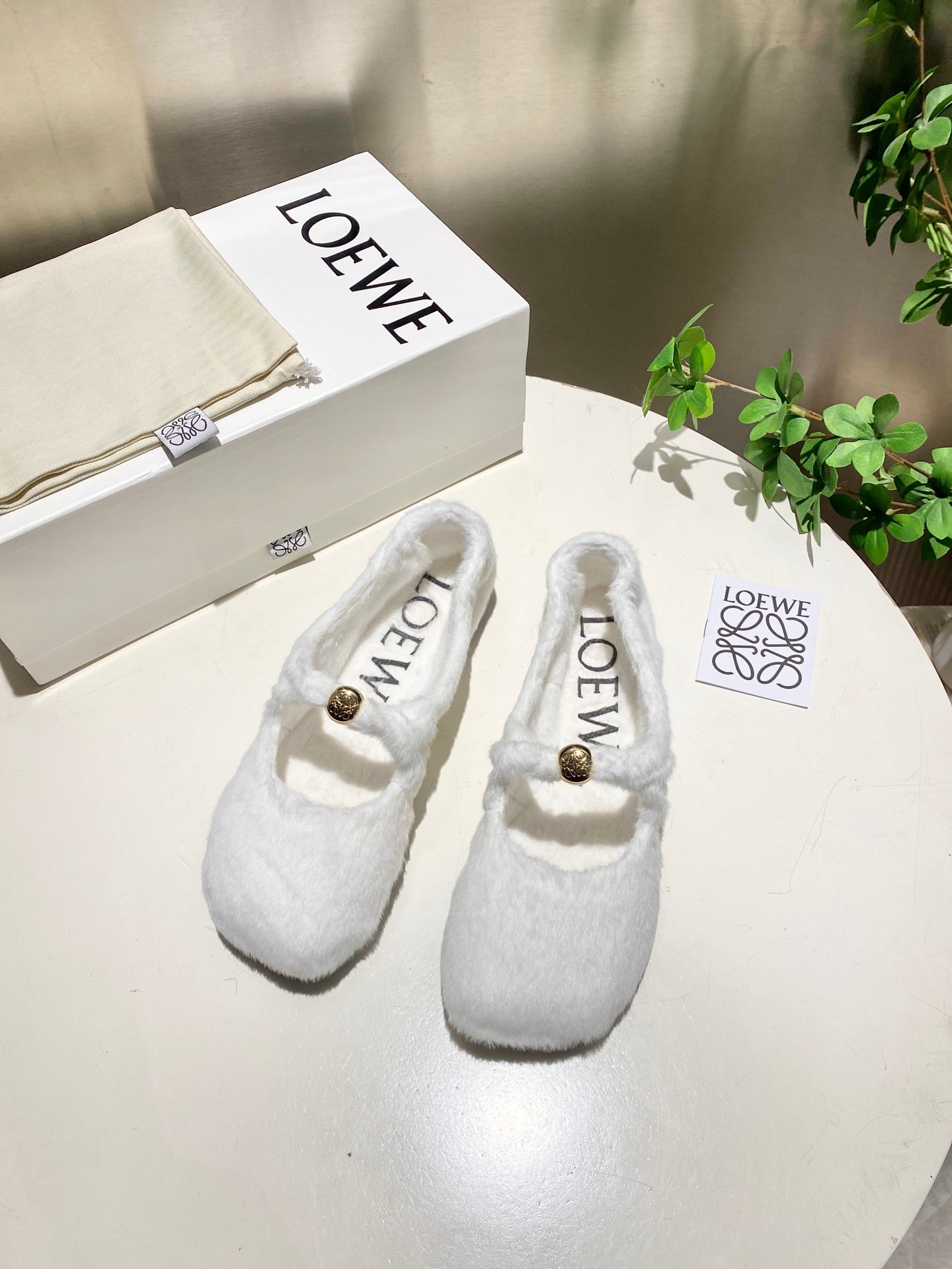 БАЛЕТКИ LOEWE 26S З БІЛОЇ ОВЧИНИ