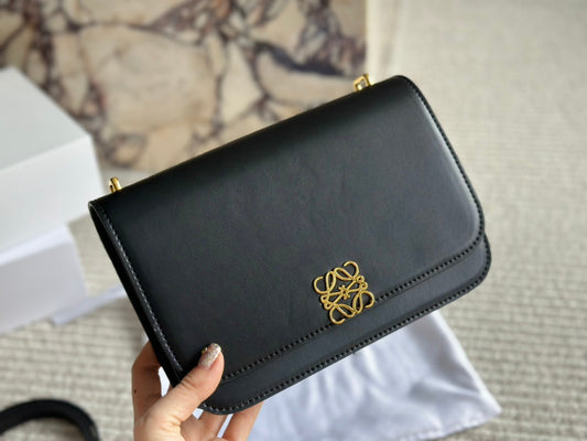 СУМКА LOEWE GOYA BAG 23 З ЧОРНОЇ ШОВКОВОЇ ТЕЛЯЧОЇ ШКІРИ